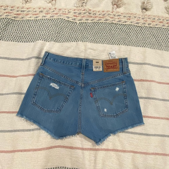 Levi shorts - Picture 3 of 5